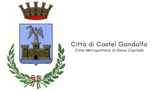 Stemma istituzionale della Città di Castel Gandolfo, nella Città Metropolitana di Roma Capitale.